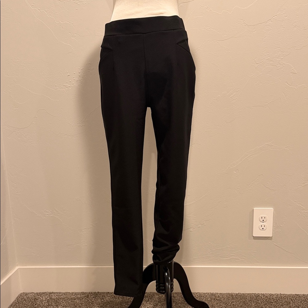 Like new, ladies dressy knit pants.